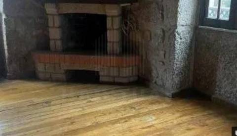 Moradia para restaurar em Labruja-Ponte de Lima