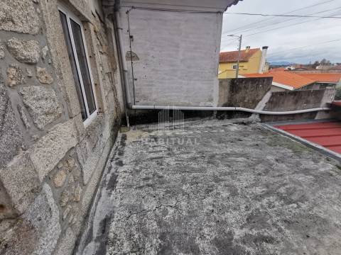 Apartamento T2 com terraço em Lanhelas