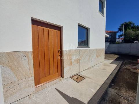 Moradia T3 com Vistas Mar em Monserrate