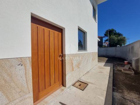 Moradia T3 com Vistas Mar em Monserrate