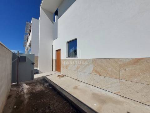 Moradia T3 com Vistas Mar em Monserrate