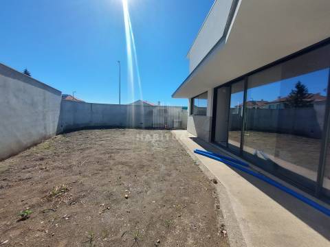 Moradia T3 com Vistas Mar em Monserrate