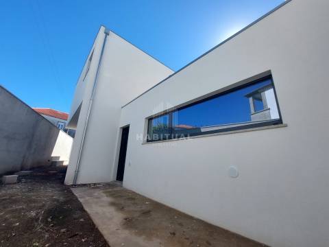 Moradia T3 com Vistas Mar em Monserrate