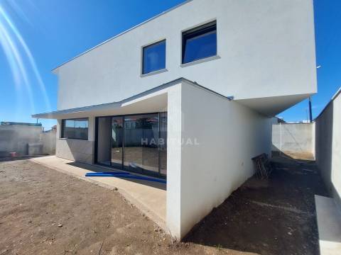 Moradia T3 com Vistas Mar em Monserrate