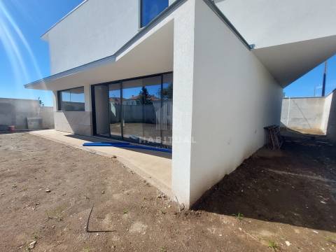 Moradia T3 com Vistas Mar em Monserrate