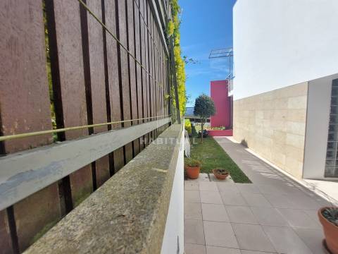 Moradia T4 em Loivo com Vistas para o Rio Minho e Piscina Exterior