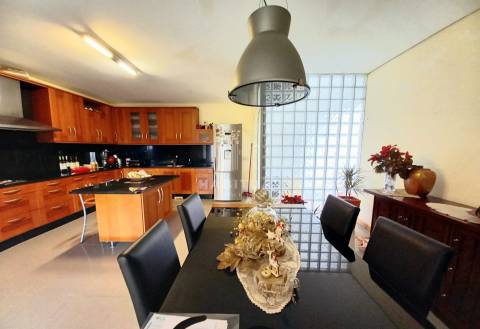 Moradia T4 em Loivo com Vistas para o Rio Minho e Piscina Exterior