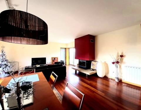 Moradia T4 em Loivo com Vistas para o Rio Minho e Piscina Exterior