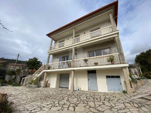 Moradia  T5  em Vila Praia de Âncora