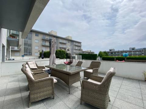 Apartamento T2 com Piscina na Meadela