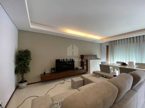 Apartamento T2 com Piscina na Meadela