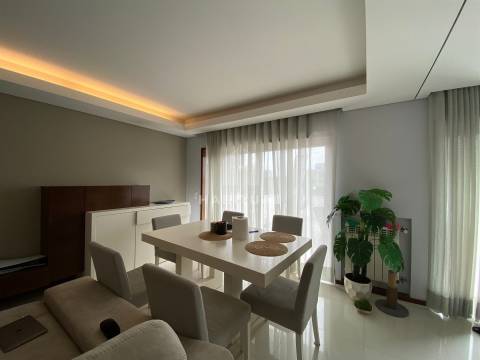 Apartamento T2 com Piscina na Meadela