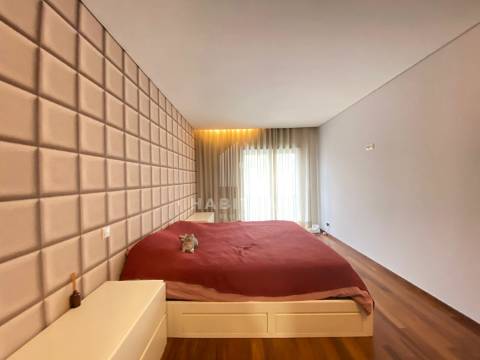 Apartamento T2 com Piscina na Meadela