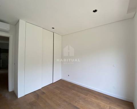 Moradia Isolada T4 com Piscina e Jardim em Riba de Âncora