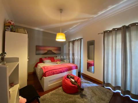 Prédio de 3 Pisos no Centro Histórico de Vila Nova de Cerveira