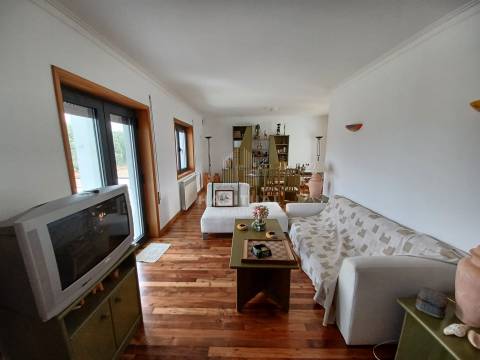 MORADIA T3 EM MOLEDO - VISTA MAR