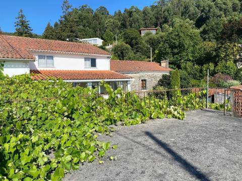 QUINTINHA EM CRISTELO - CAMINHA