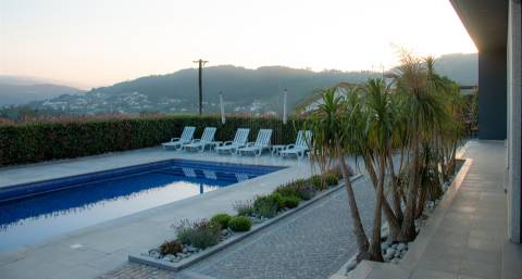 Moradia individual T5 com piscina em Ponte de Lima