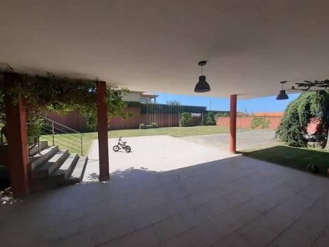 MORADIA ISOLADA T3+2 NO CASTELO DO NEIVA COM VISTA MAR