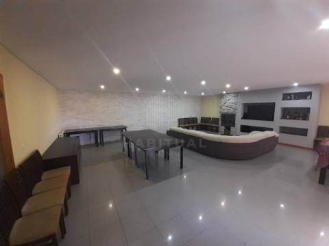 MORADIA ISOLADA T3+2 NO CASTELO DO NEIVA COM VISTA MAR