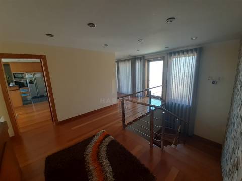 MORADIA ISOLADA T3+2 NO CASTELO DO NEIVA COM VISTA MAR