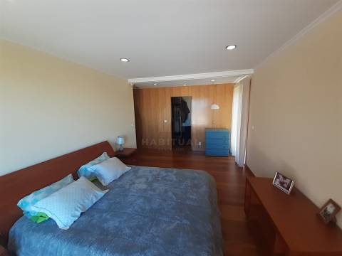 MORADIA ISOLADA T3+2 NO CASTELO DO NEIVA COM VISTA MAR