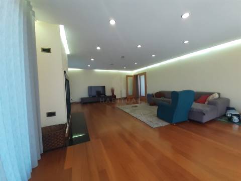 MORADIA ISOLADA T3+2 NO CASTELO DO NEIVA COM VISTA MAR