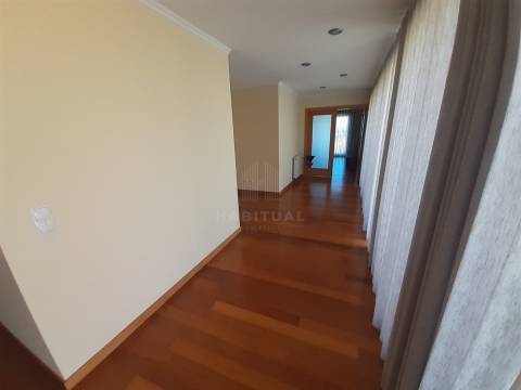 MORADIA ISOLADA T3+2 NO CASTELO DO NEIVA COM VISTA MAR