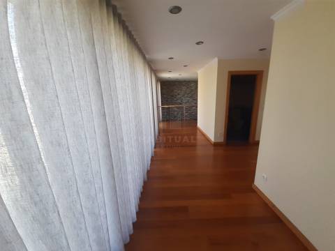 MORADIA ISOLADA T3+2 NO CASTELO DO NEIVA COM VISTA MAR