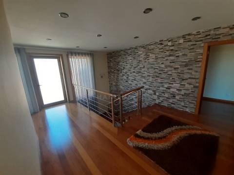 MORADIA ISOLADA T3+2 NO CASTELO DO NEIVA COM VISTA MAR