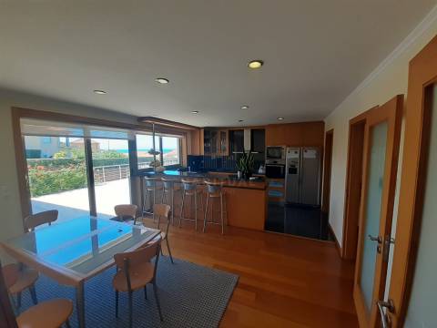 MORADIA ISOLADA T3+2 NO CASTELO DO NEIVA COM VISTA MAR