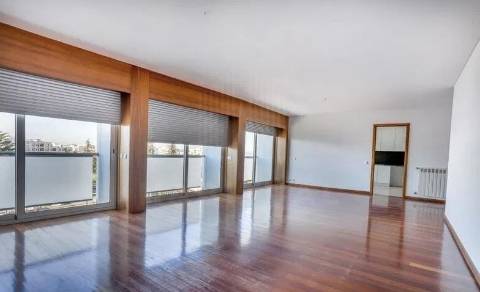 APARTAMENTO T4 EM  SÃO VICENTE -BRAGA