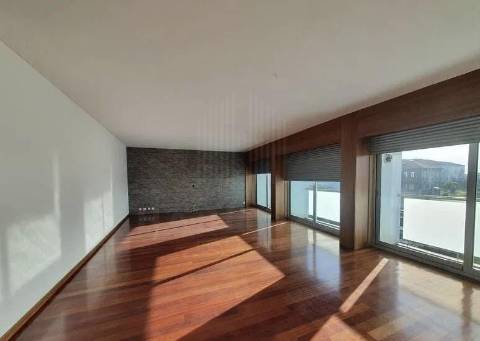 APARTAMENTO T4 EM  SÃO VICENTE -BRAGA