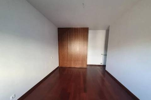 APARTAMENTO T4 EM  SÃO VICENTE -BRAGA