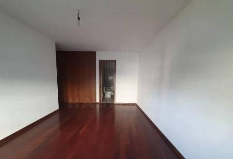 APARTAMENTO T4 EM  SÃO VICENTE -BRAGA