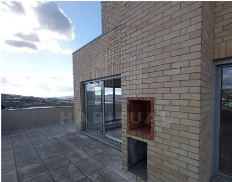 APARTAMENTO T4 DUPLEX EM CREIXOMIL