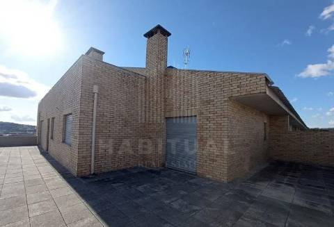 APARTAMENTO T4 DUPLEX EM CREIXOMIL