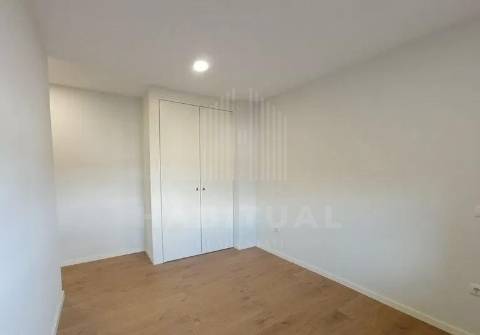 APARTAMENTO T4 DUPLEX EM CREIXOMIL