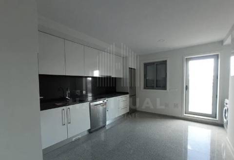 APARTAMENTO T4 DUPLEX EM CREIXOMIL