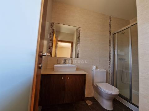 APARTAMENTO T4  COM TERRAÇO EM SANTA MARTA