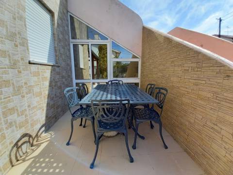 ANDAR MORADIA T2  NA MEADELA