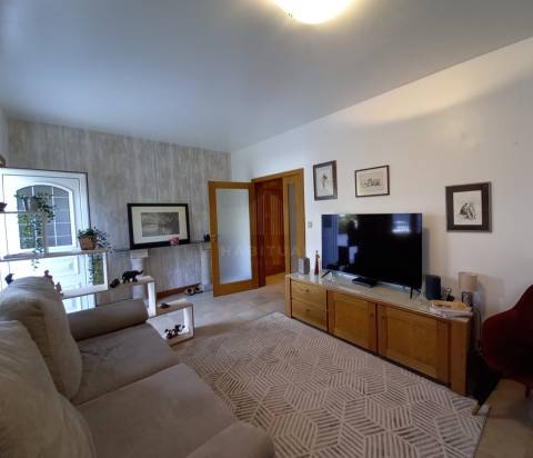 ANDAR MORADIA T2  NA MEADELA