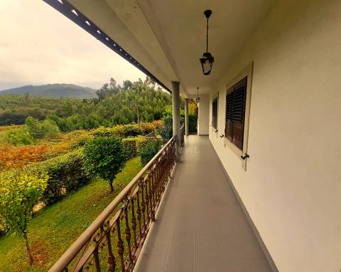 MORADIA T5 EM ESTORÃOS - PONTE DE LIMA