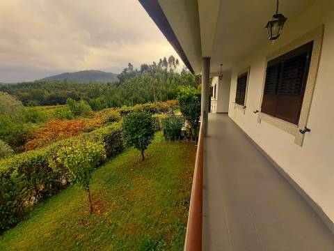 MORADIA T5 EM ESTORÃOS - PONTE DE LIMA