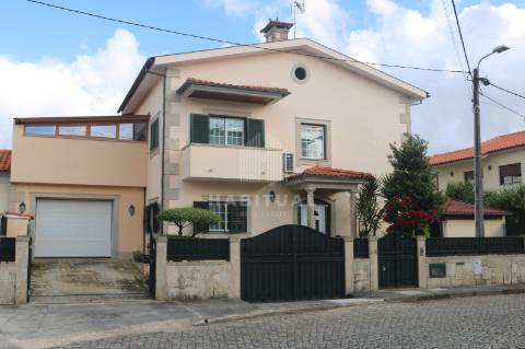 Moradia T5 em Balugães, Barcelos