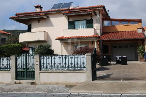 Moradia T5 em Balugães, Barcelos