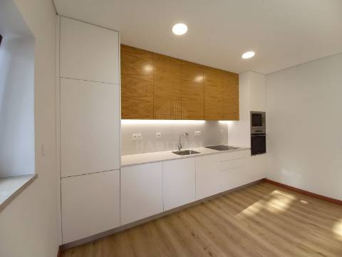 APARTAMENTO T3 COM TERRAÇO NO CENTRO DA CIDADE DE VIANA DO CASTELO