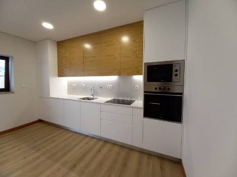 APARTAMENTO T3 COM TERRAÇO NO CENTRO DA CIDADE DE VIANA DO CASTELO