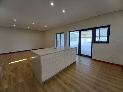 APARTAMENTO T3 COM TERRAÇO NO CENTRO DA CIDADE DE VIANA DO CASTELO
