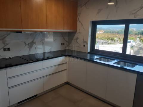 MORADIA TÉRREA T3 EM SUBPORTELA